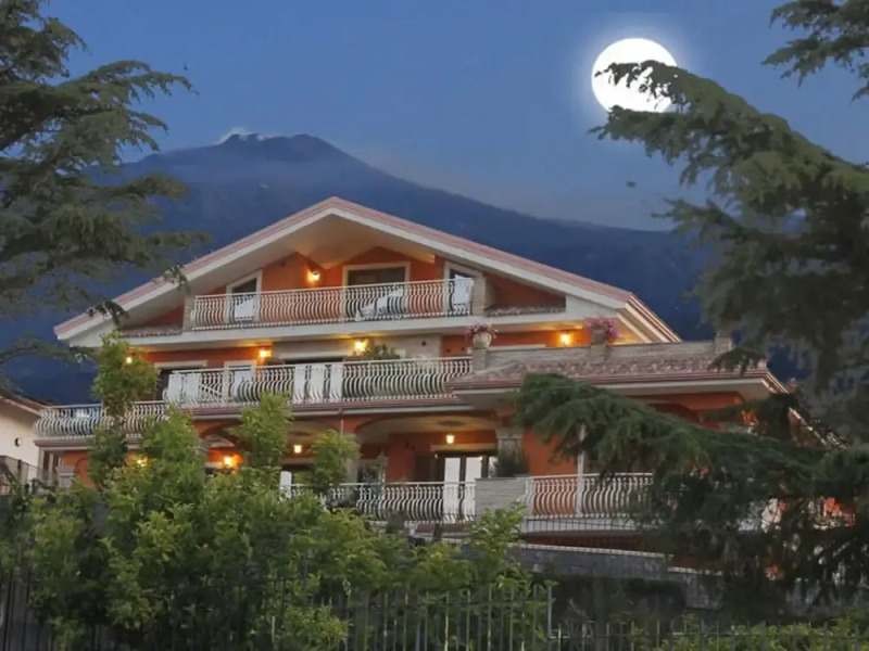 Etna Royal View - Mansarda Luxury Suite