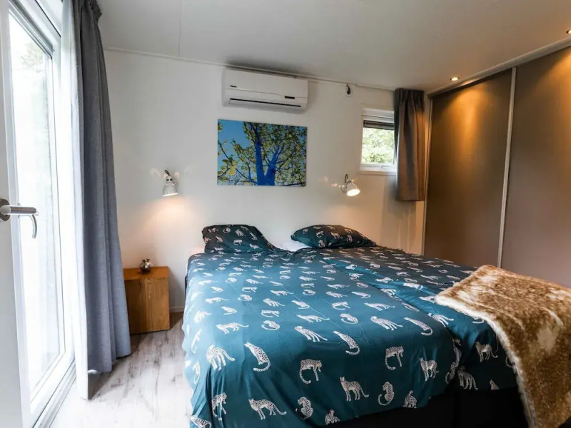 Comfy Chalet in a Holiday Park Near De Veluwe