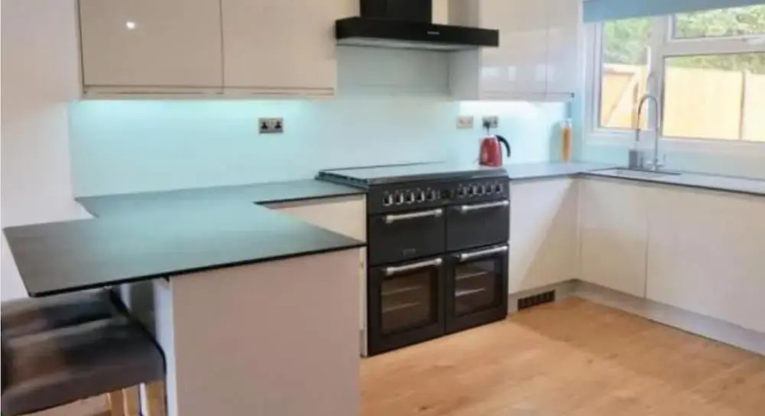 Quiet house beside Stansted Airport