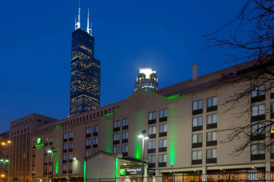 Holiday Inn & Suites Chicago - Downtown by IHG