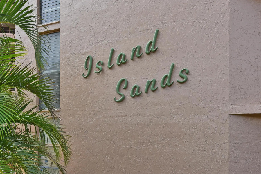Island Sands 210
