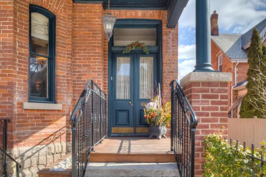 Downtown Luxury Victorian Retreat