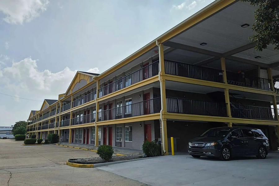 Super 8 by Wyndham Metairie