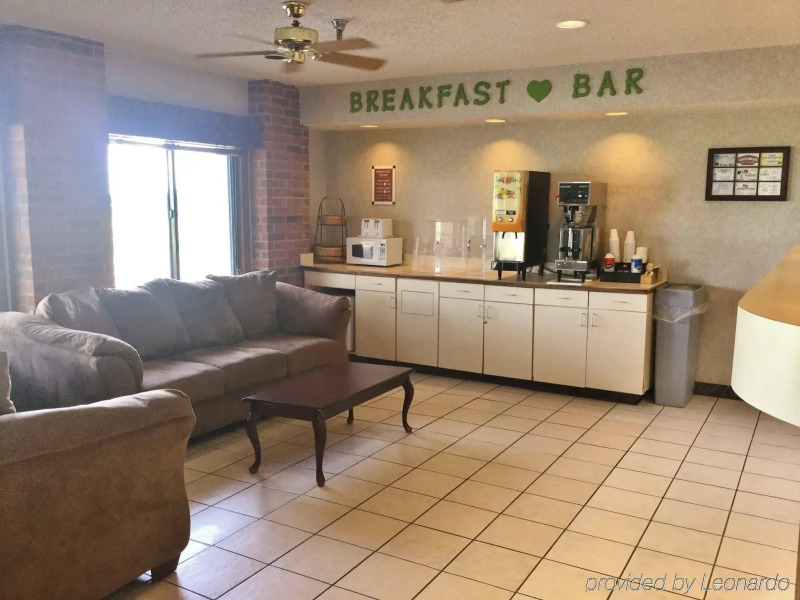 Capital O Amerihost Inn and Suites Mexico Hwy 54 MO