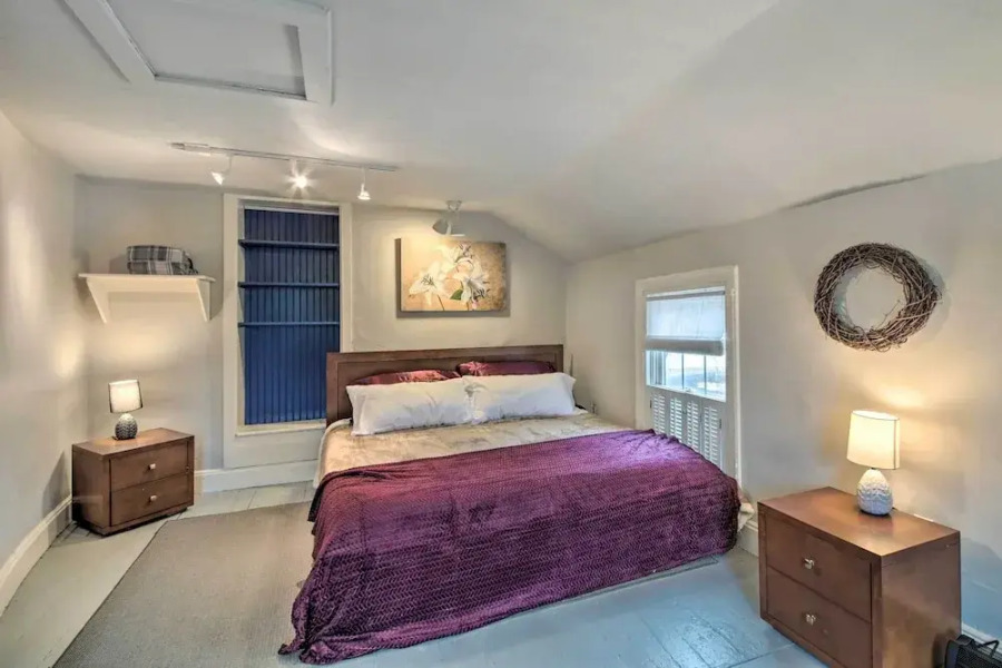 Charming Belfast Home, Walk to Downtown!