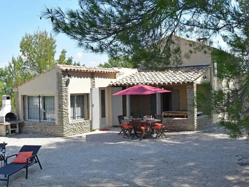 Private Infinity Pool, Beautiful View of Mont Ventoux, a Dream Spot!