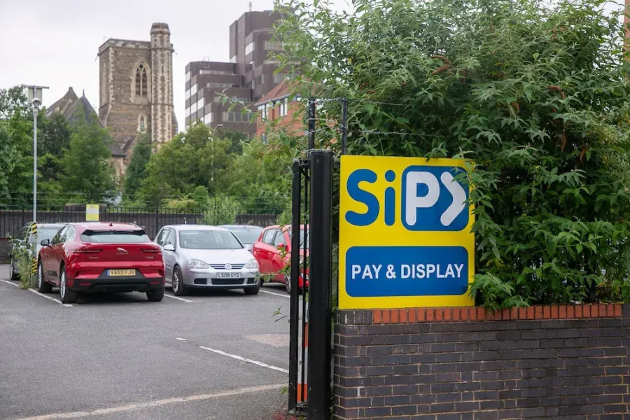 Leicester's Lyter Living