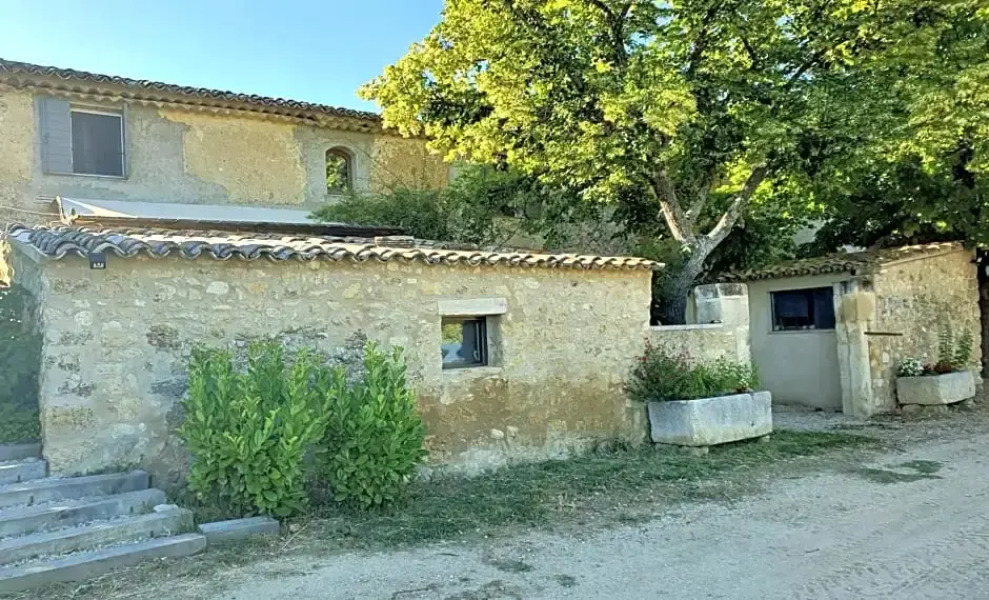 Bastide Bellugue Maison d'hôtes réseau Bienvenue à La Ferme à 3 minutes de Lourmarin
