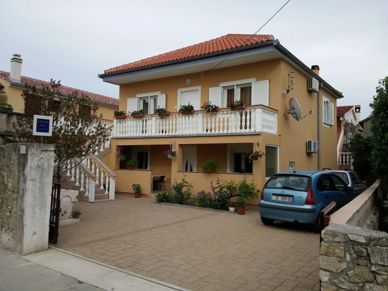 Apartment Nadica - free parking A3 Nin, Zadar riviera