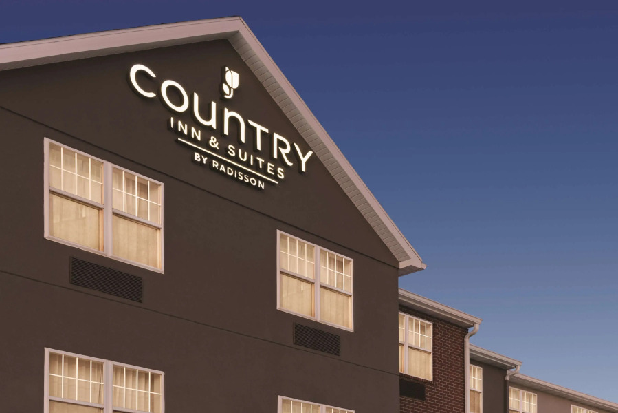 Country Inn & Suites by Radisson, Dubuque, IA