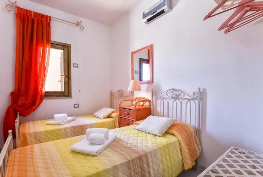 Torre dei Corsari vista mare con terrazza spiaggia sotto casa per 5 persone