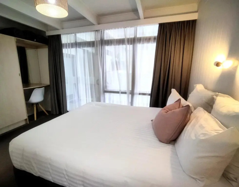 Whispering Sands Motel