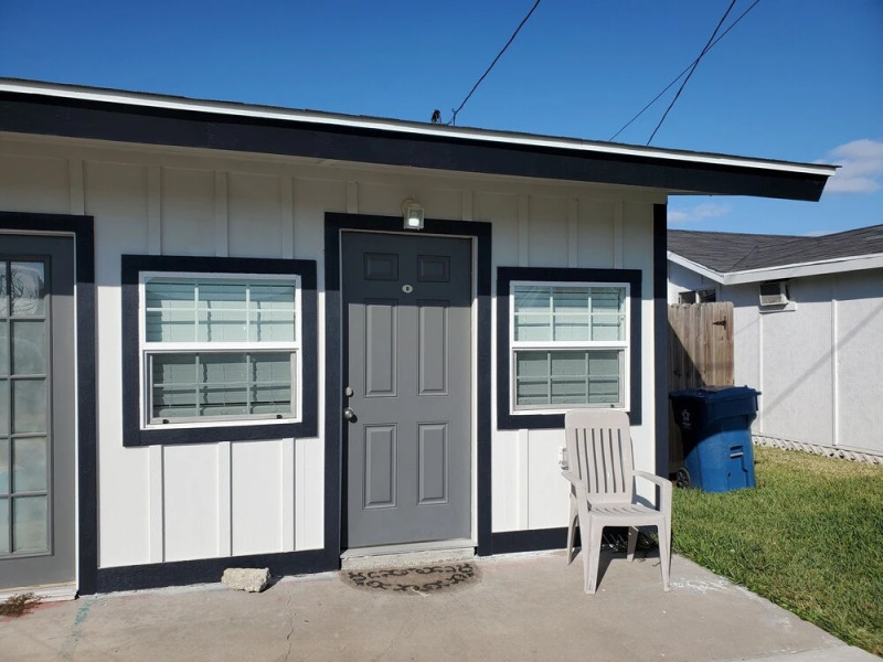 Nautical That One Apartment Near City Attractions by Redawning