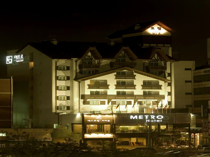 Metro Tourist Hotel