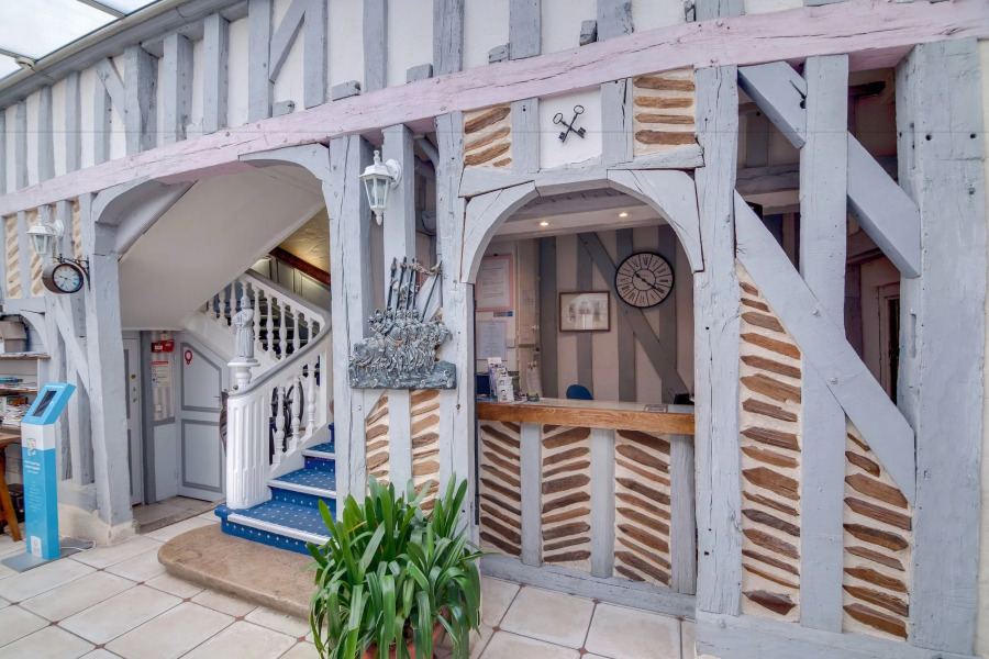 Brit Hotel Les Comtes de Champagne Centre Historique