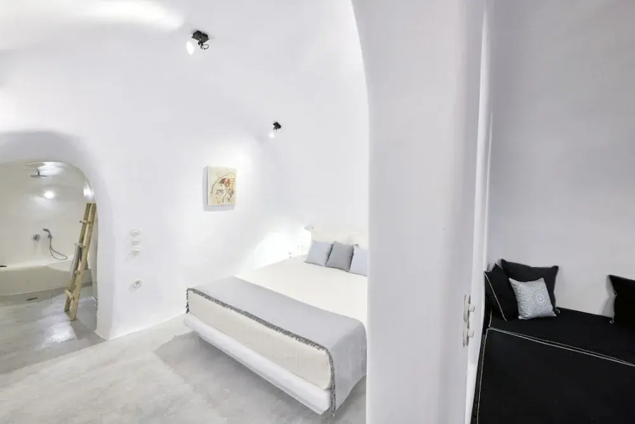 Cave Suite Oia