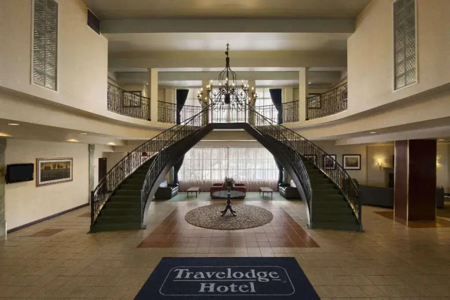 Travelodge Hotel by Wyndham Montreal Airport