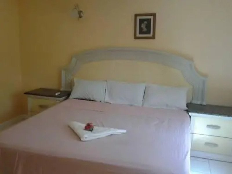 Big Sands Bay Garden Apartment