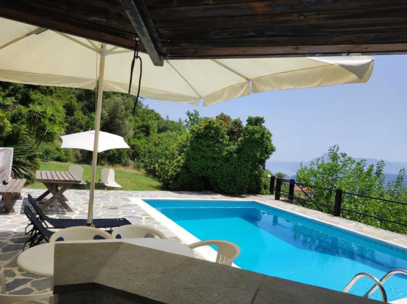 Villa VERA - private villa for 8 guests with pool