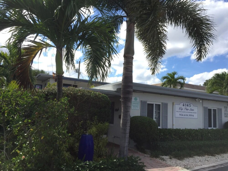 4145 By The Sea Inn & Suites