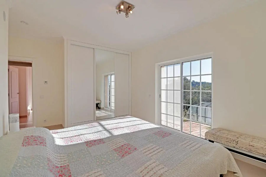 Casa de Apra by Portucasa