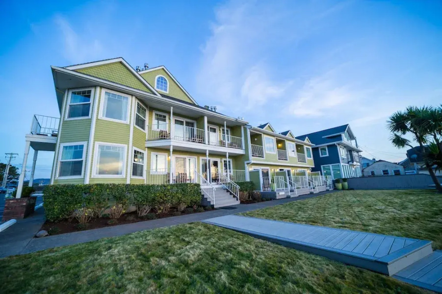 Inn of the Four Winds Oceanfront Seaside