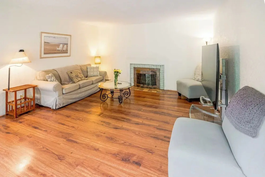 Pet-friendly St Paul Home: Fireplace & Office Area