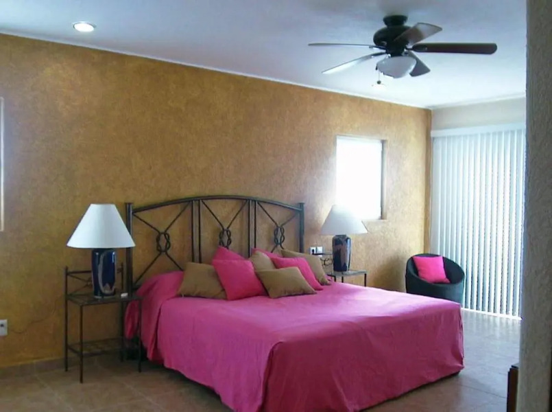 "absolute Beachfront Luxury Condo With Great Views!"