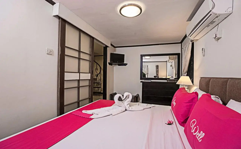 Royal Caravan Hotel Trawas