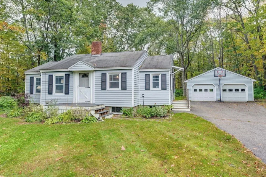 Near Beach: Coastal Maine Getaway w/ Yard