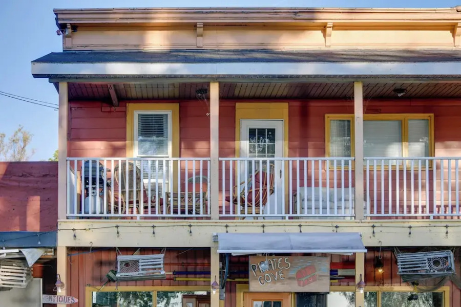 Balcony + Scenic Views: Chautauqua Lake Retreat