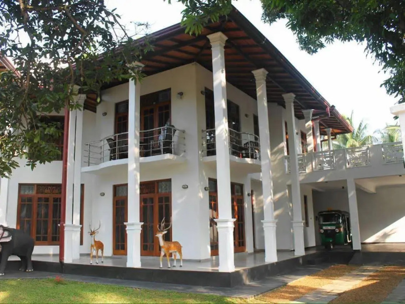 Mahakumara White House Hotel