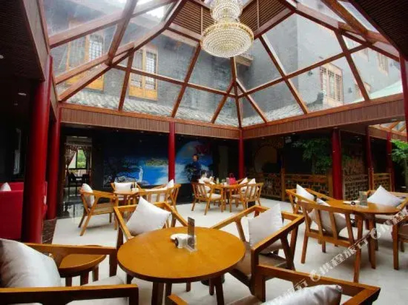 Boyue Xiaozhu Kuanting Hotel