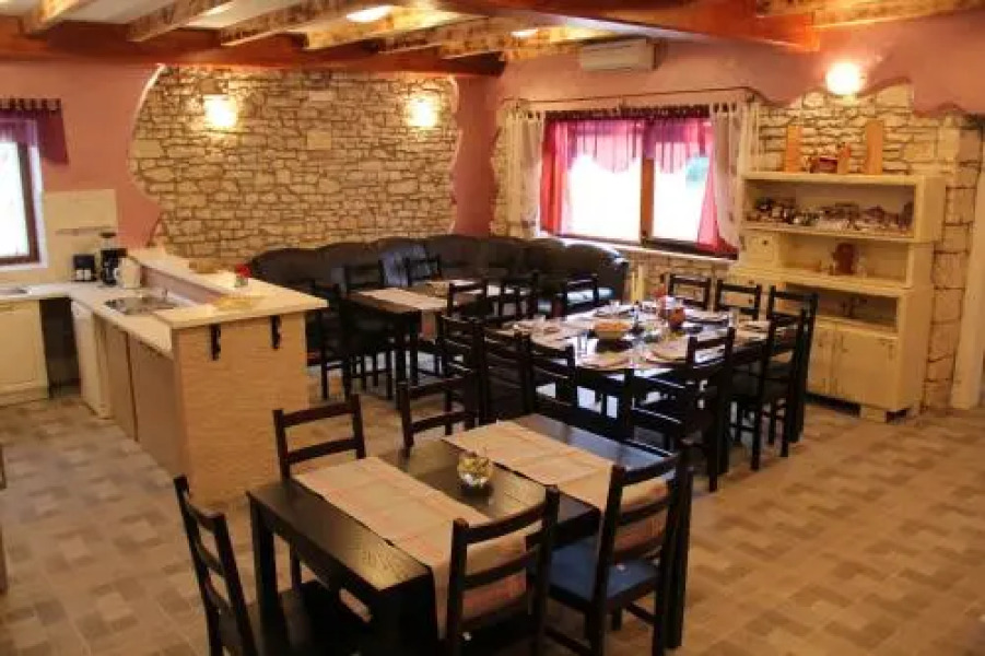 Holiday Home Bozac (VOJ100)