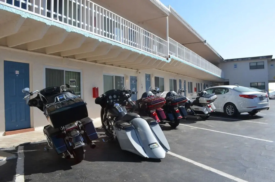 Sunrise Inn On The Beach