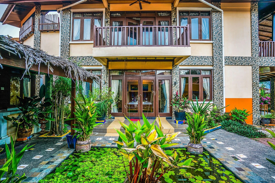 Lost Paradise Resort