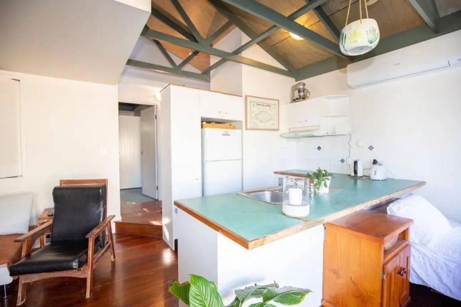 SHEOAKS - Funky 2 bed unit + 100m to beach + pool