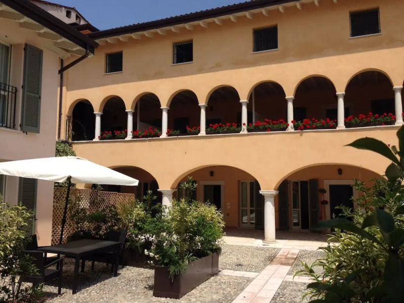 Polpenazze Halldis Apartments