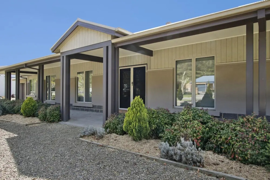 Collins Retreat - 4 Bedroom home with Pool