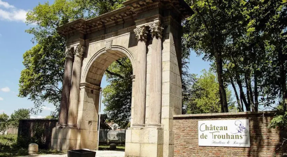 Château de Trouhans - Hôtel