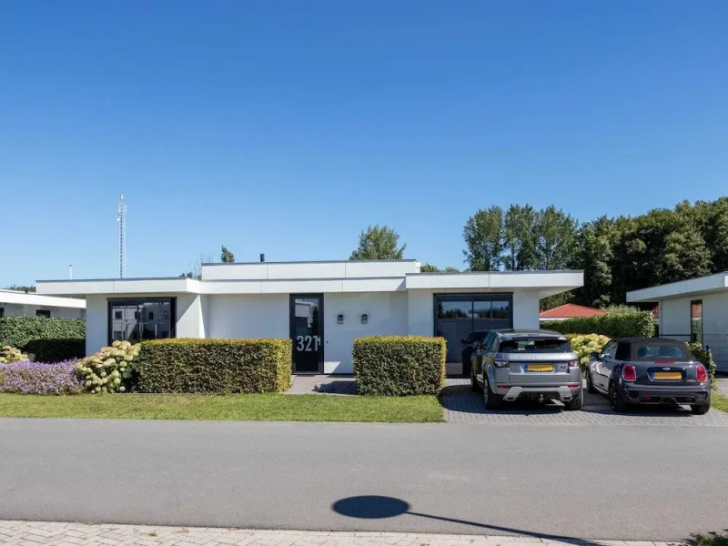 Luxury Villa With Private Jetty in Quiet Park