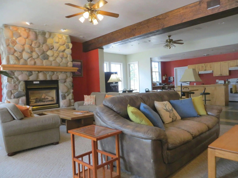 Crested Butte Lodge and Hostel