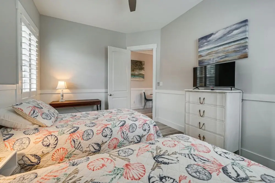 3 Blocks to Kure Beach: Home w/ Patio!