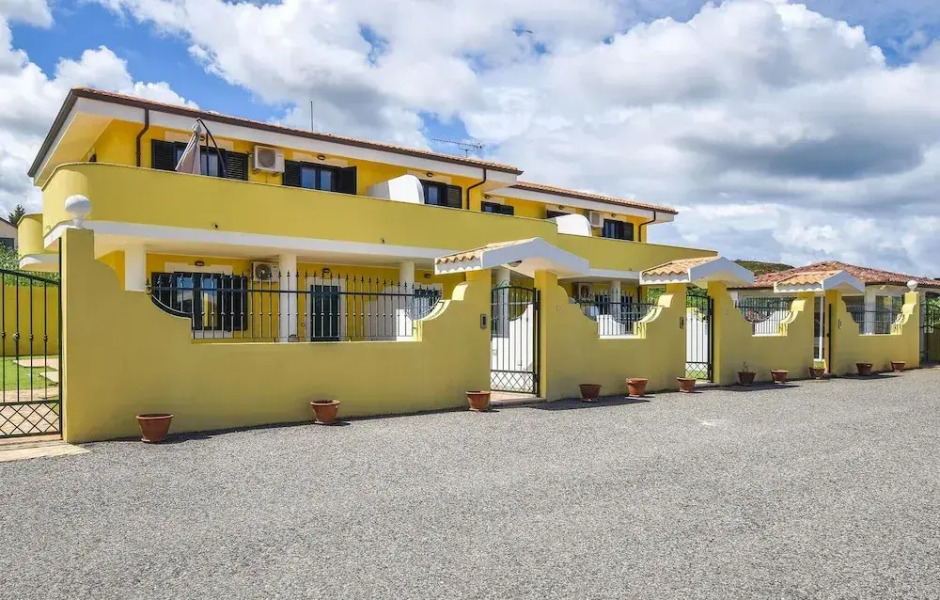 Awesome Apartment in Briatico With Wifi and 2 Bedrooms