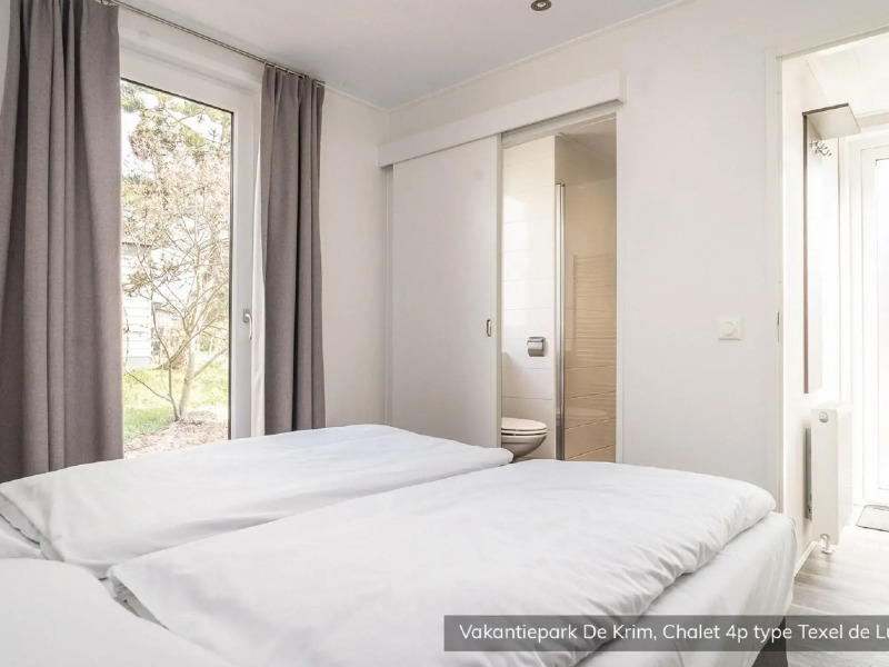 Luxury chalet with infrared sauna, on a holiday park, 2.5 km. from the beach