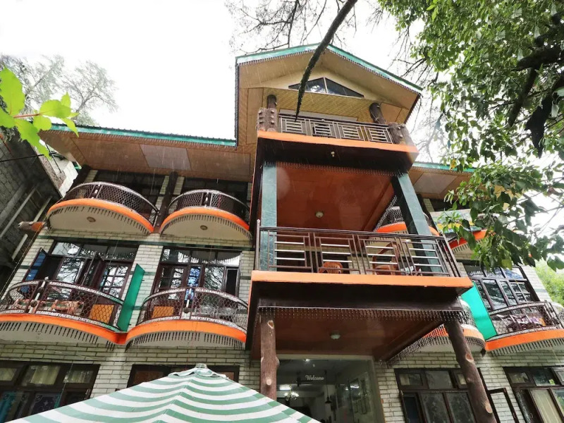 OYO 15416 Hotel Summer Hill