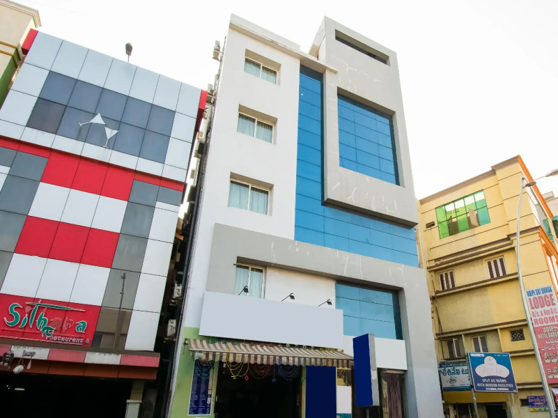 OYO 71039 Vasudha Residency