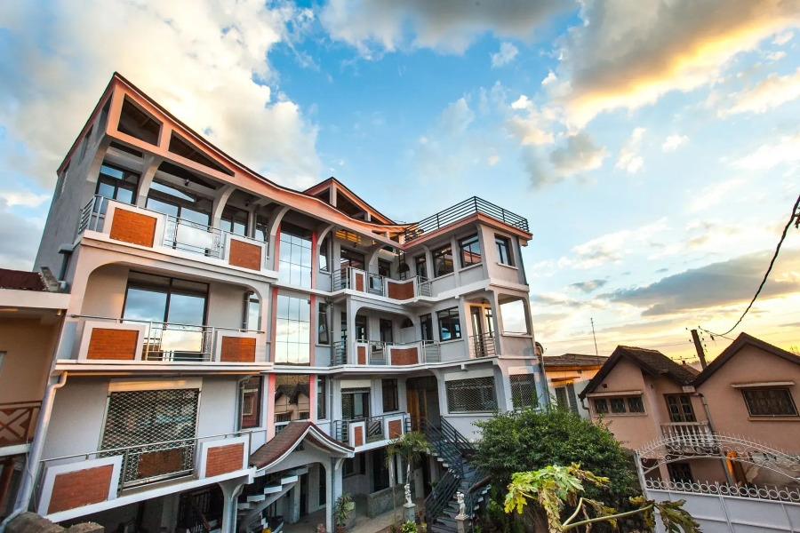 Oceanis Home & Voyages