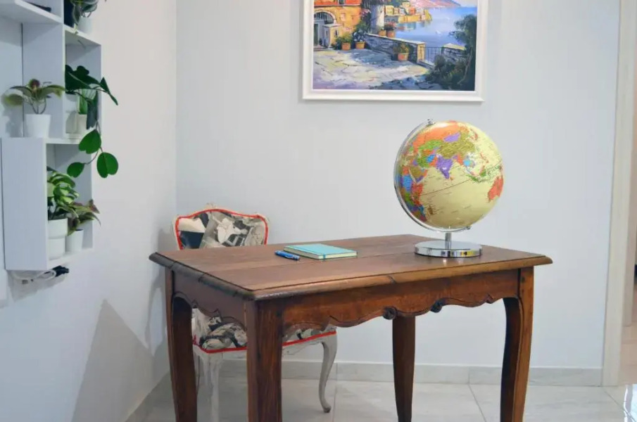 Midway House Italy Apartment