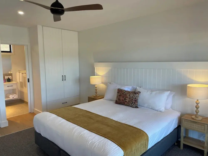 Fox on the Run - Motel Kilmore